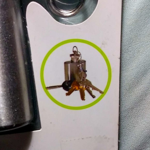 𝐍𝐖𝐓 Flask Keychain! - Picture 3 of 3